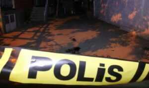 Camide kan donduran cinayet: Namaz kılarken öldürüldü