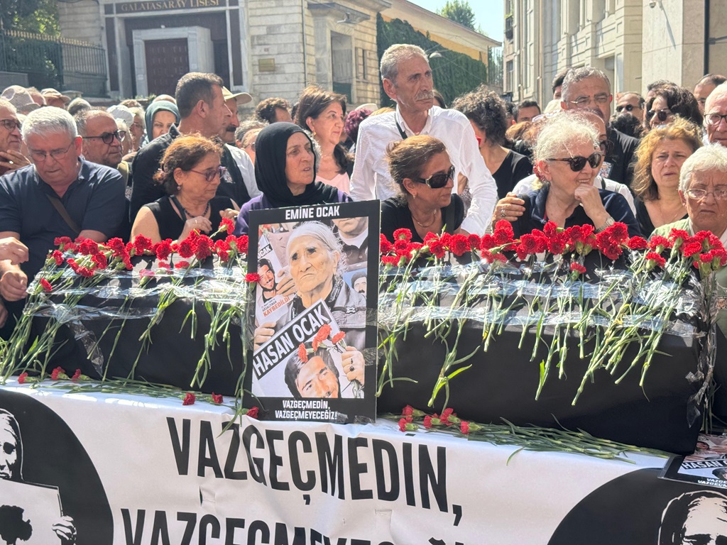 Cumartesi Anneleri’nin çınarı Emine Ocak, Galatasaray Meydanı’nda uğurlandı