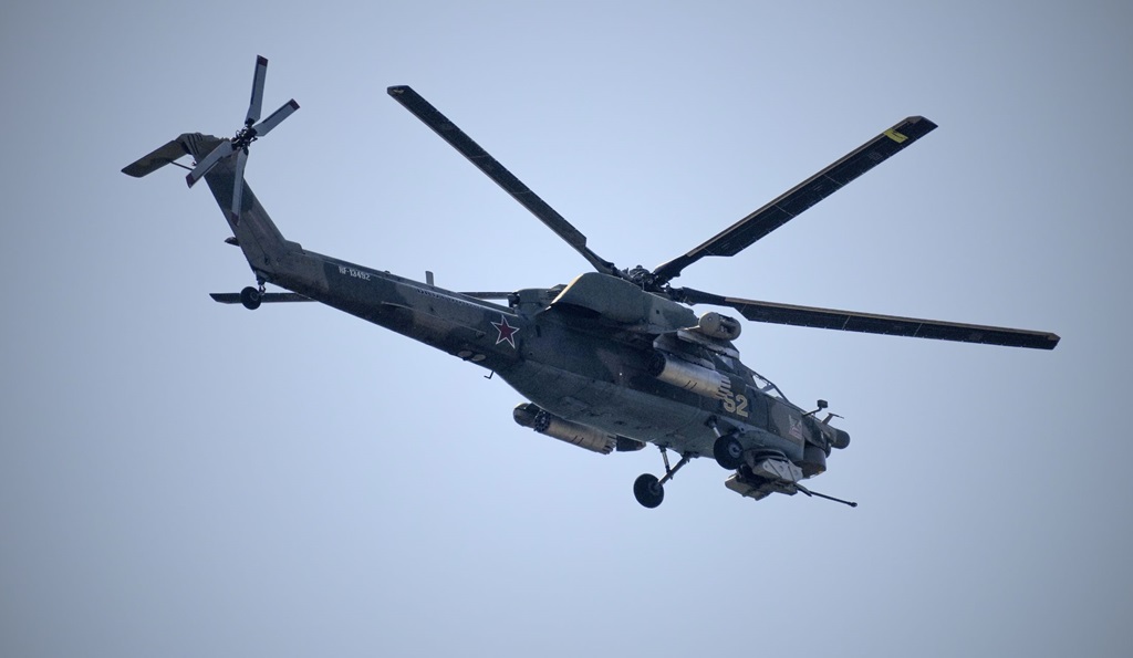 Askerî helikopter nehre düştü: Enkazına ulaşılamıyor