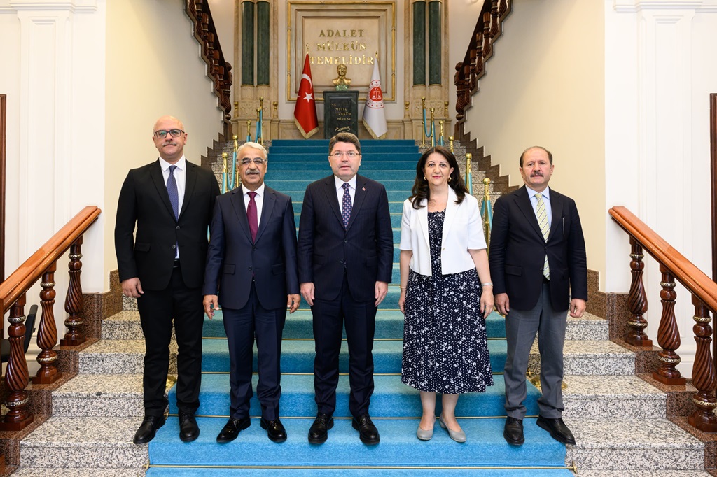 İmralı heyetiyle görüşen Bakan Tunç açıklama yaptı