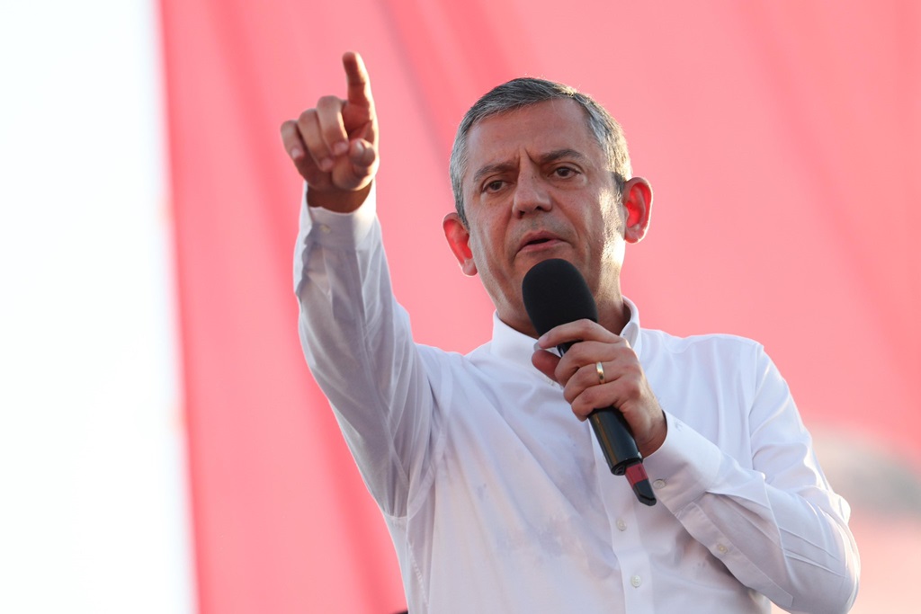 Özgür Özel: Tayyip bey zengin sever, harami sever