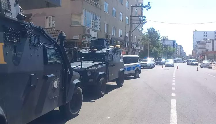 Diyarbakır’da kavga ve polise saldırı: 3 yaralı
