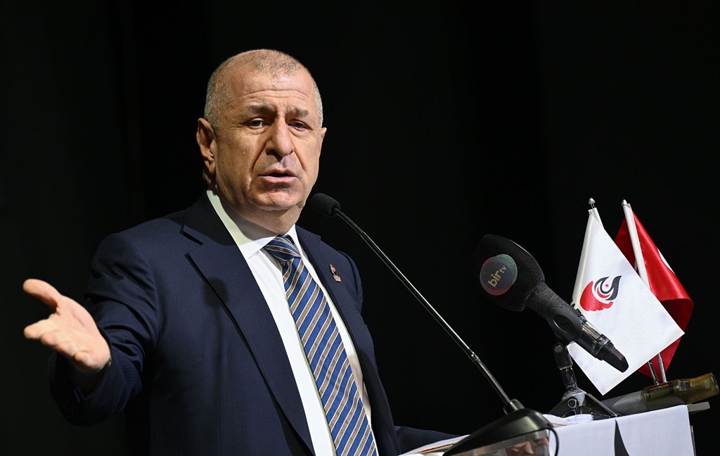 Özdağ’dan CHP’ye: DEM’in ahlaksız şantajına boyun eğmeyin, Öcalan’a meşruiyet sağlamayın