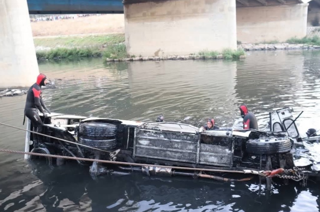Yolcu otobüsü, dereye uçtu: 18 ölü, 24 yaralı