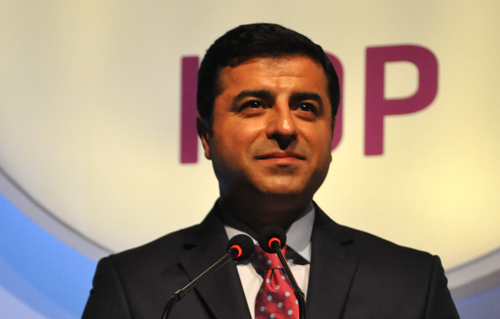 AKP’li eski vekil: Demirtaş’ın tahliyesi için yasa değişikliğine gerek yok