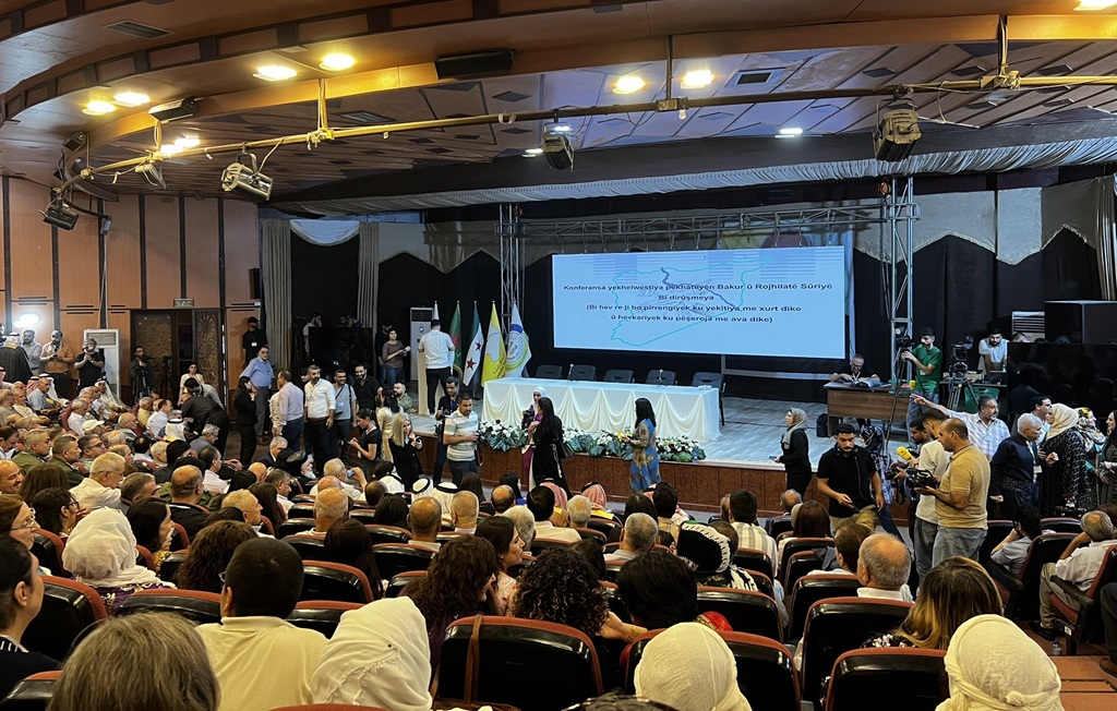 Rojava’da ortak tutum konferansı yapıldı; Şam, Paris görüşmeleriyle tehdit etti