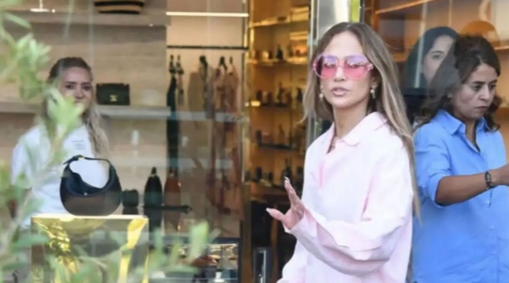 Jennifer Lopez, İstanbul’da bir lüks marka mağazasına alınmadı