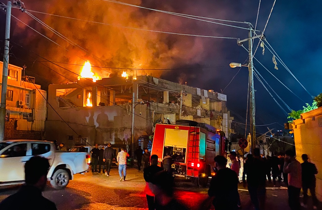 Bir evde çıkan yangında aynı aileden 7 kişi yaşamını yitirdi